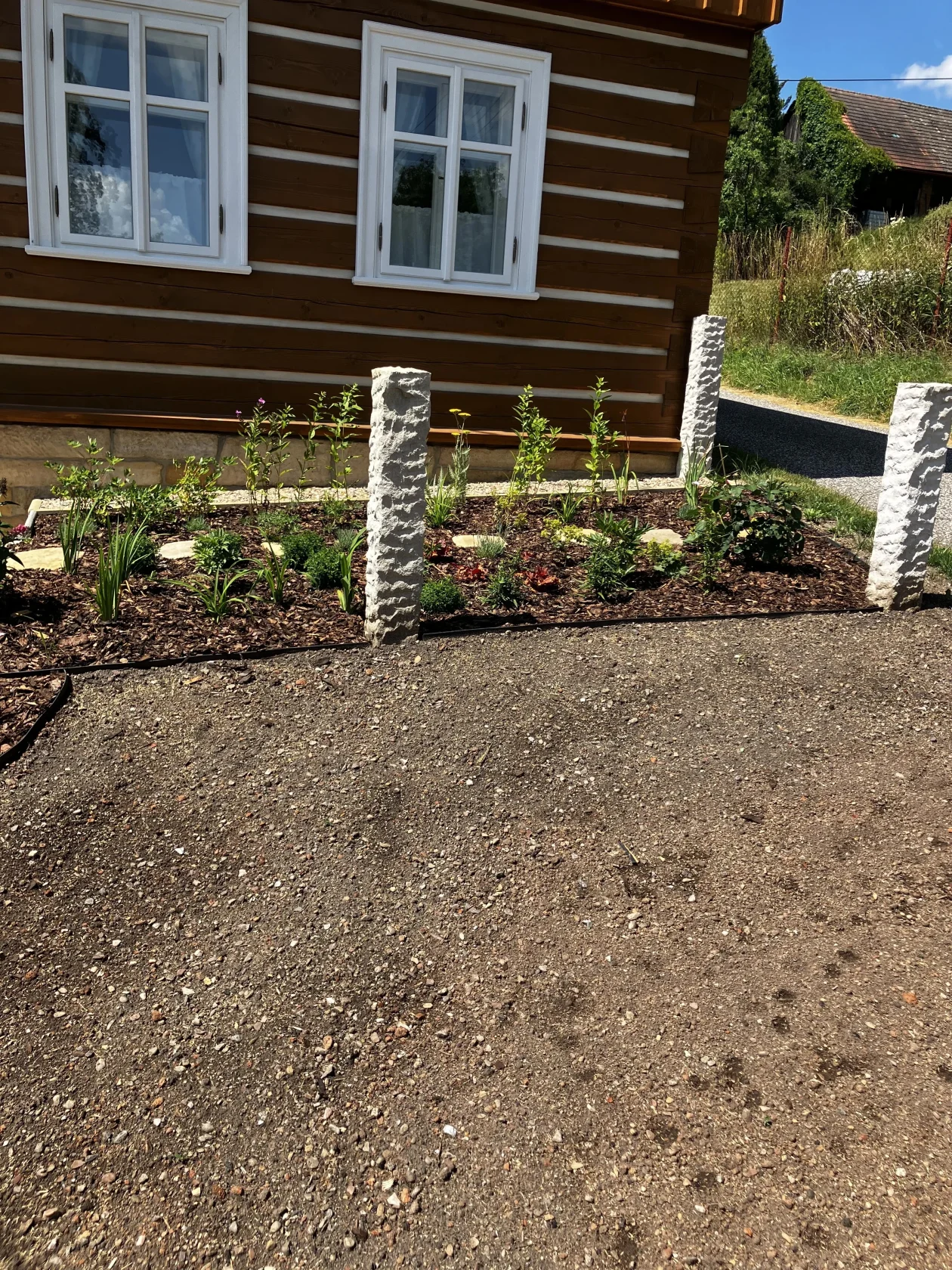01 - Renovace záhonů u roubenky